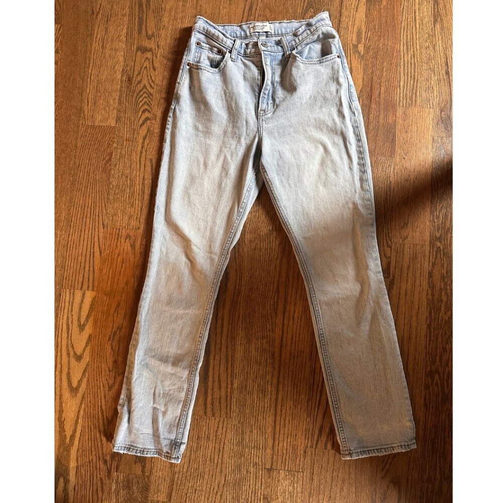 Abercrombie & Fitch - 90s Slim Straight High Rise Jean